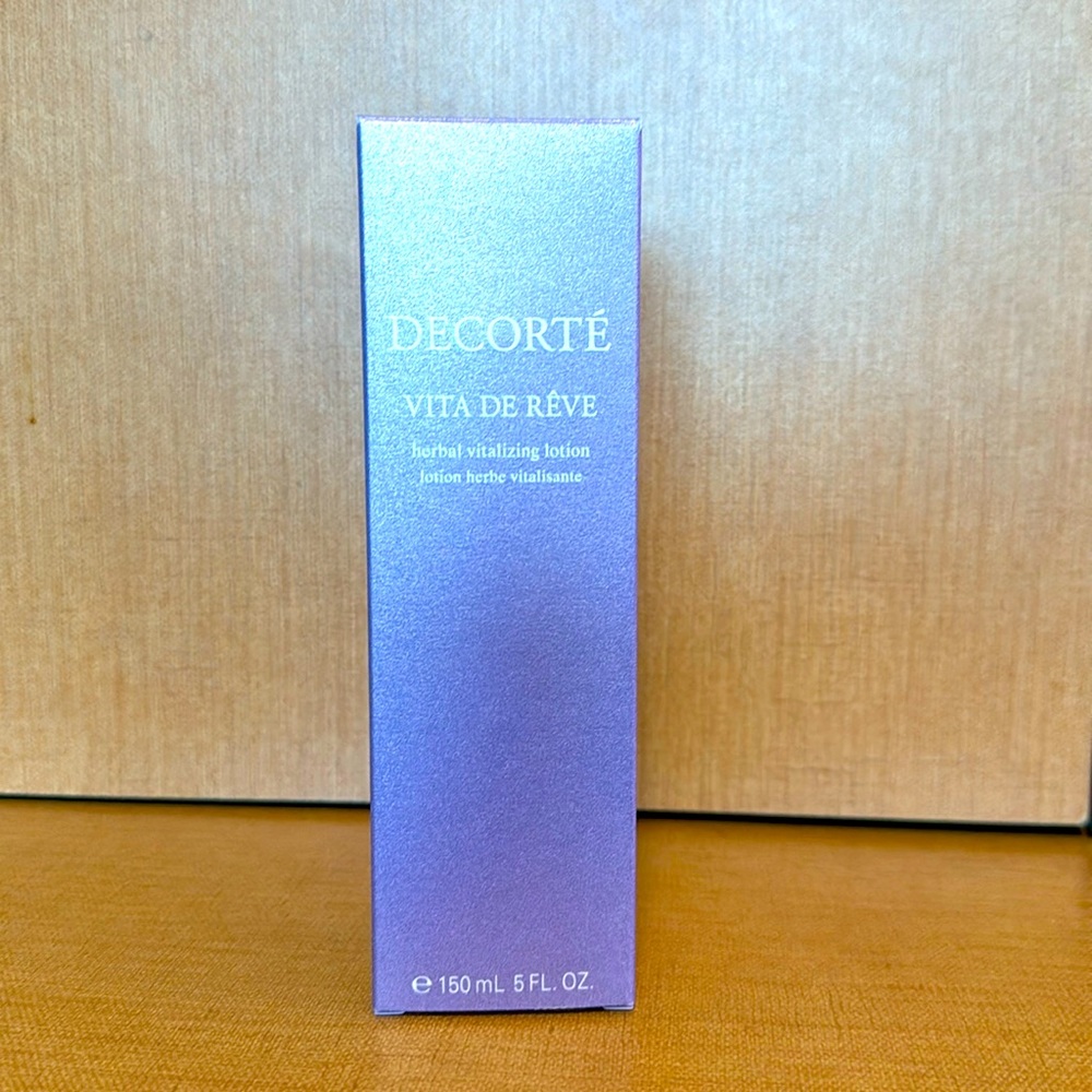 Decorté
Vita de Rêve Herbal Vitalizing Lotion 5 oz.